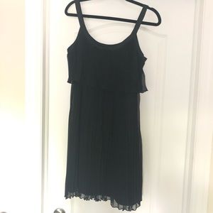 2/$70🍦White House Black Market Pleated Dress